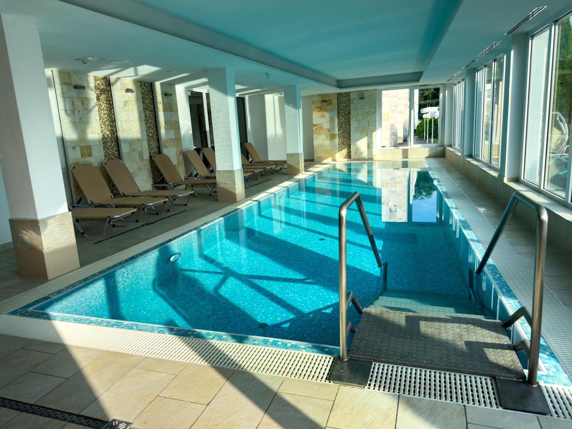 Hotel Aurora Miskolc Ngoại thất bức ảnh
