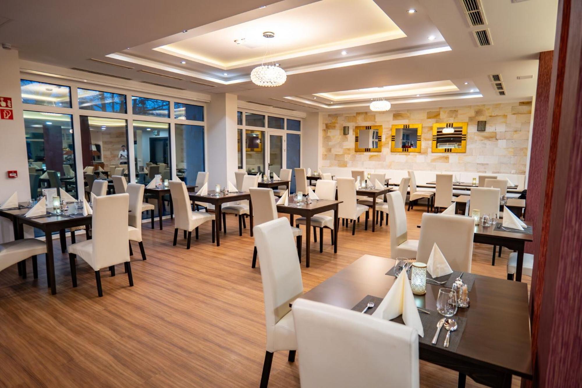 Hotel Aurora Miskolc Ngoại thất bức ảnh