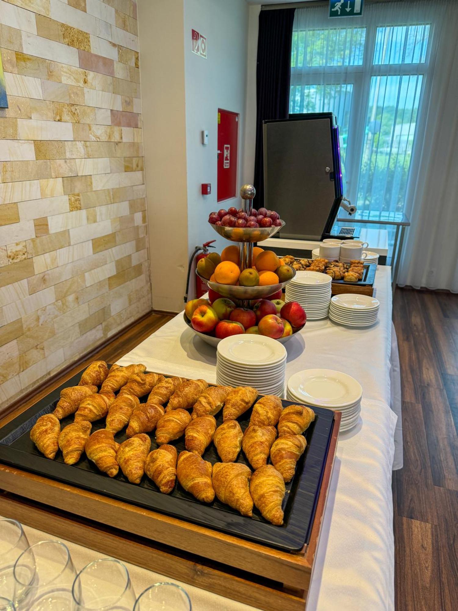 Hotel Aurora Miskolc Ngoại thất bức ảnh