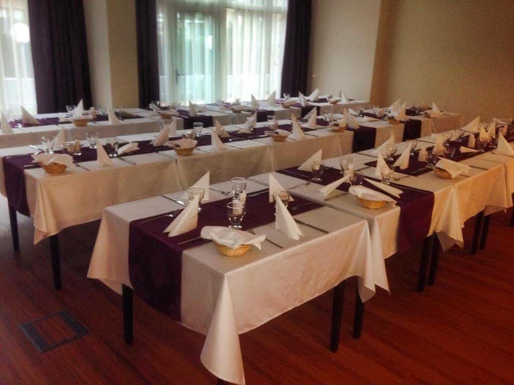 Hotel Aurora Miskolc Ngoại thất bức ảnh